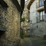 Puyarruego is a cozy village with beautiful narrow streets.